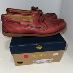 Used men’s sperry gold cup boat shoes.
